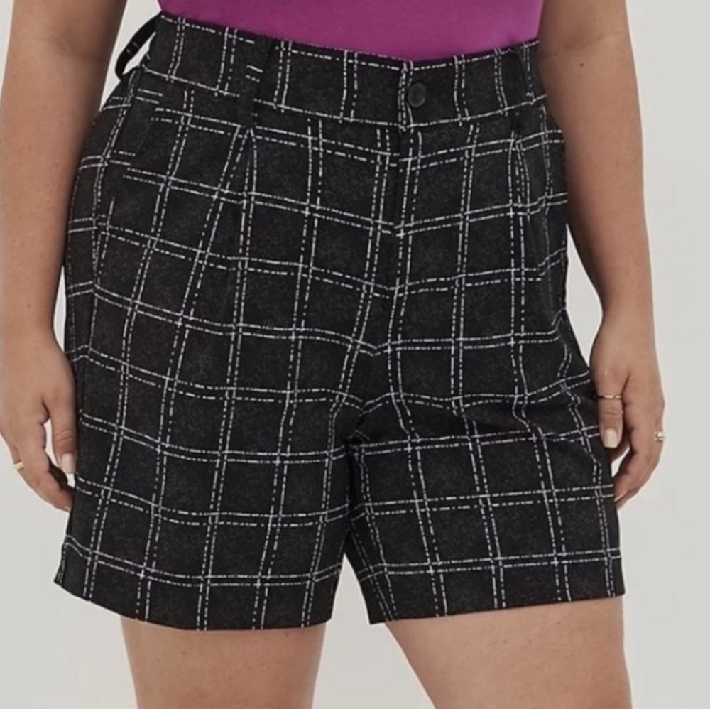 Torrid Windowpane Print Short Plaid Size 16